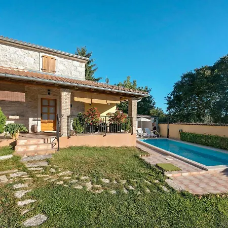 Holiday home Ferienhaus Porec 307s *